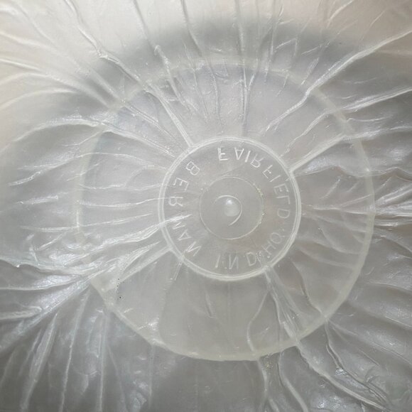 VTG Berman Industries frosted plastic lettuce / cabbage leaf salad serving bowl - Picture 2 of 8